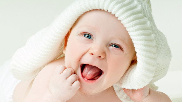 Hình ảnh bé trai sơ sinh dễ thương tự thiên thần 13
