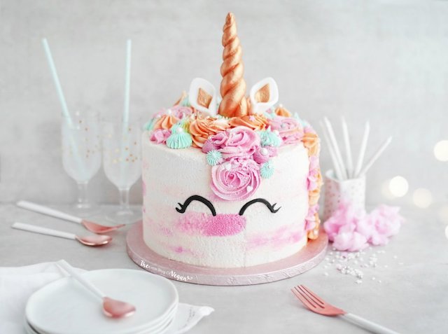 Hình ảnh bánh sinh nhật đẹp dễ thương nhất mẫu 8