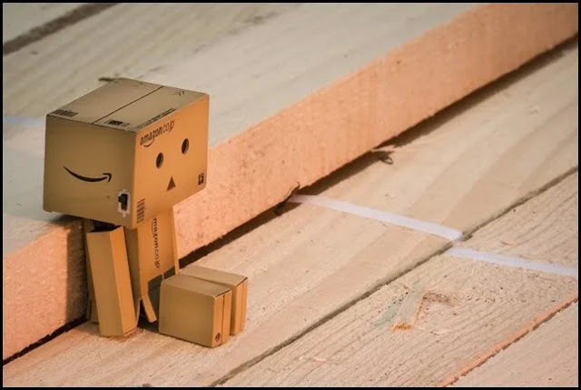 Hình Ảnh Buồn Cô Đơn Lẻ Loi Của Người Gỗ